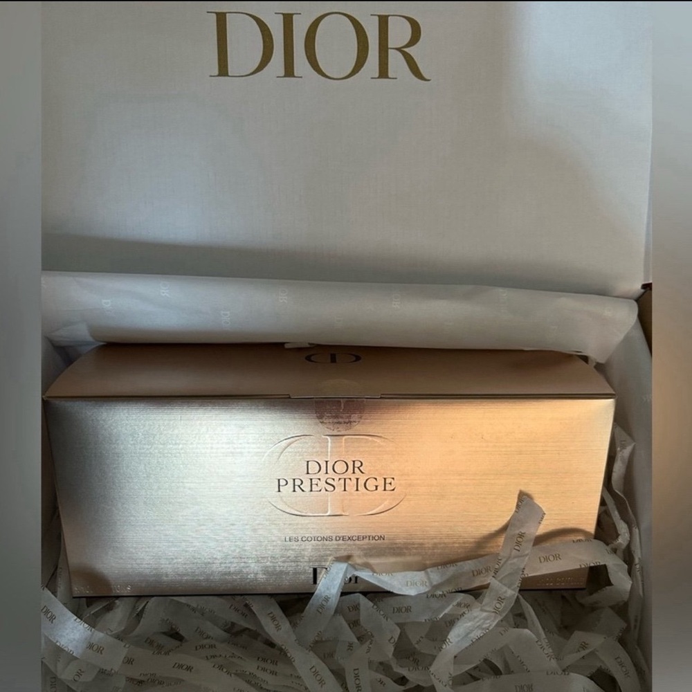 Dior Prestige Cotton Pads NIB - Picture 2 of 4